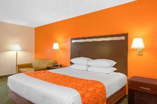 Howard Johnson By Wyndham Beckley Bilik gambar